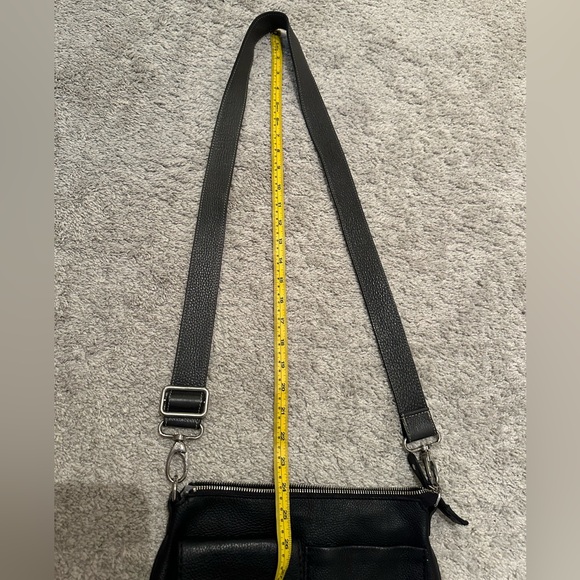 Roots - Black Leather Crossbody Side Bag Purse - Picture 13 of 15